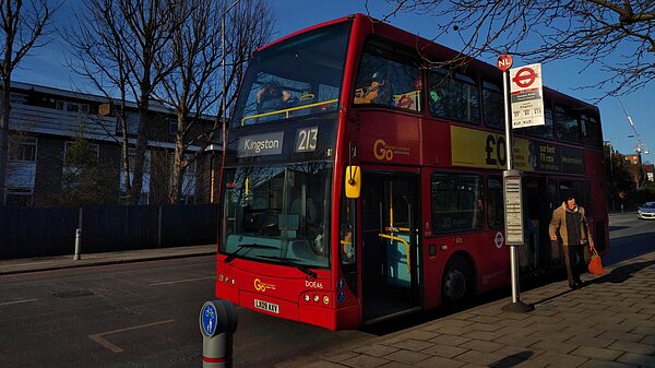 bus213-at-kingston-hospital